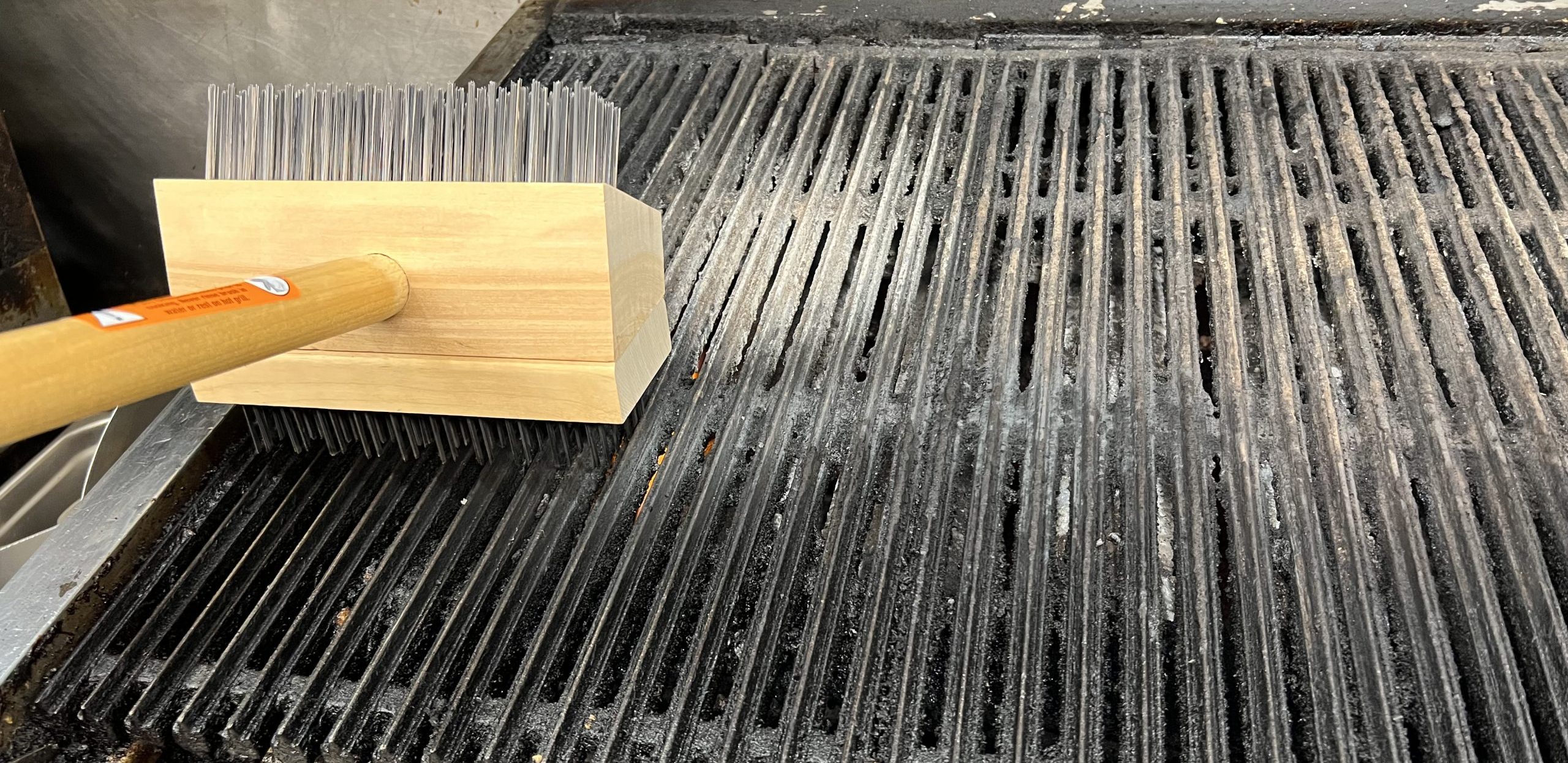 Double Sided Broiler Brush On Grill Grates